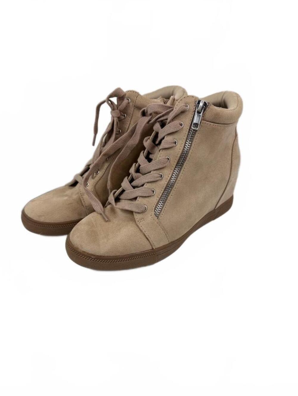 Women’s Boots Size 9